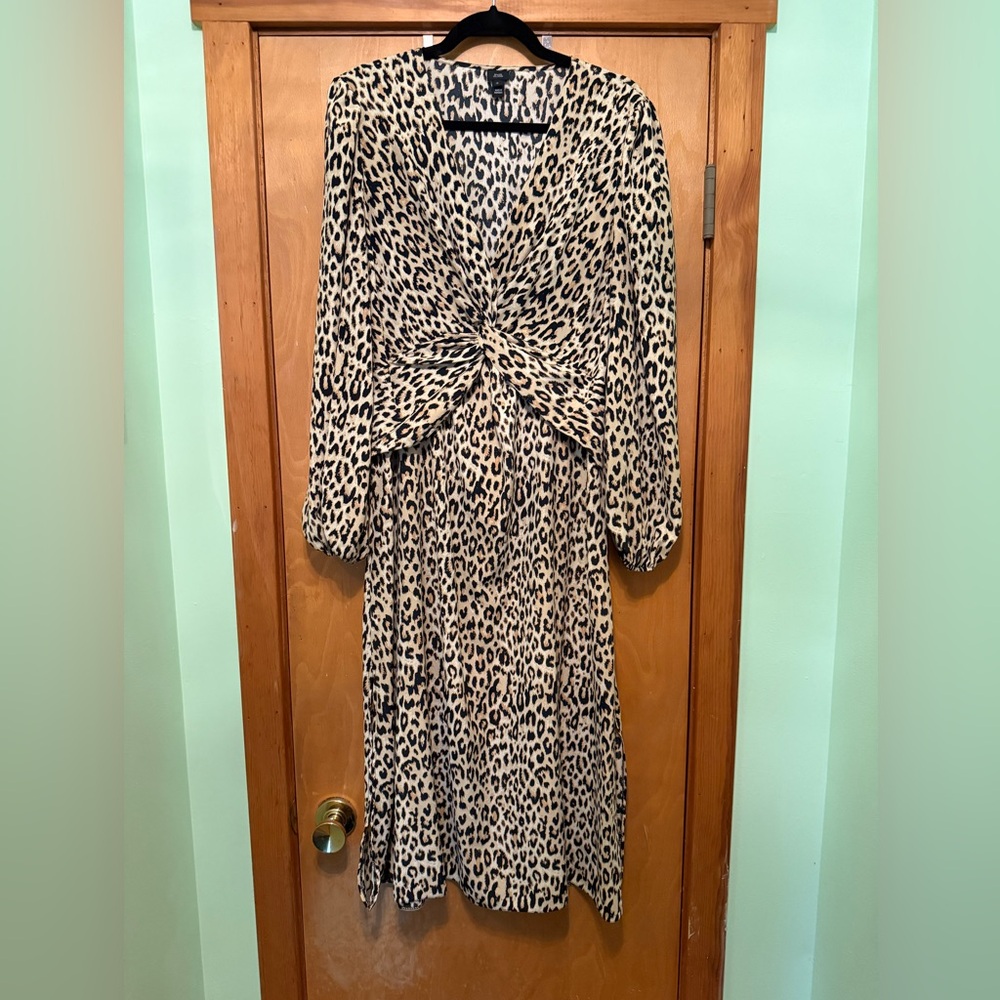 Leopard print dress with poet sleeves - Size 12